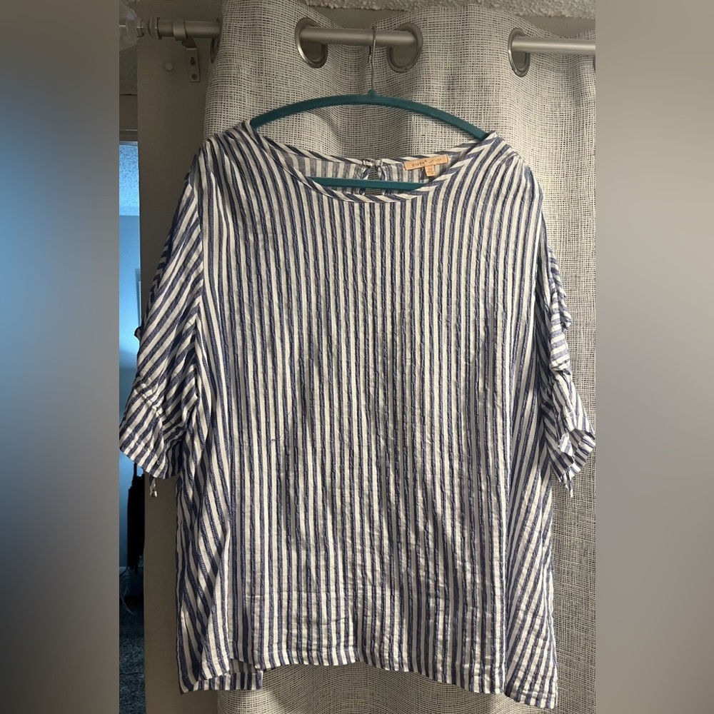 Gibson Latimer stripped blouse with ruffle sleeves.
